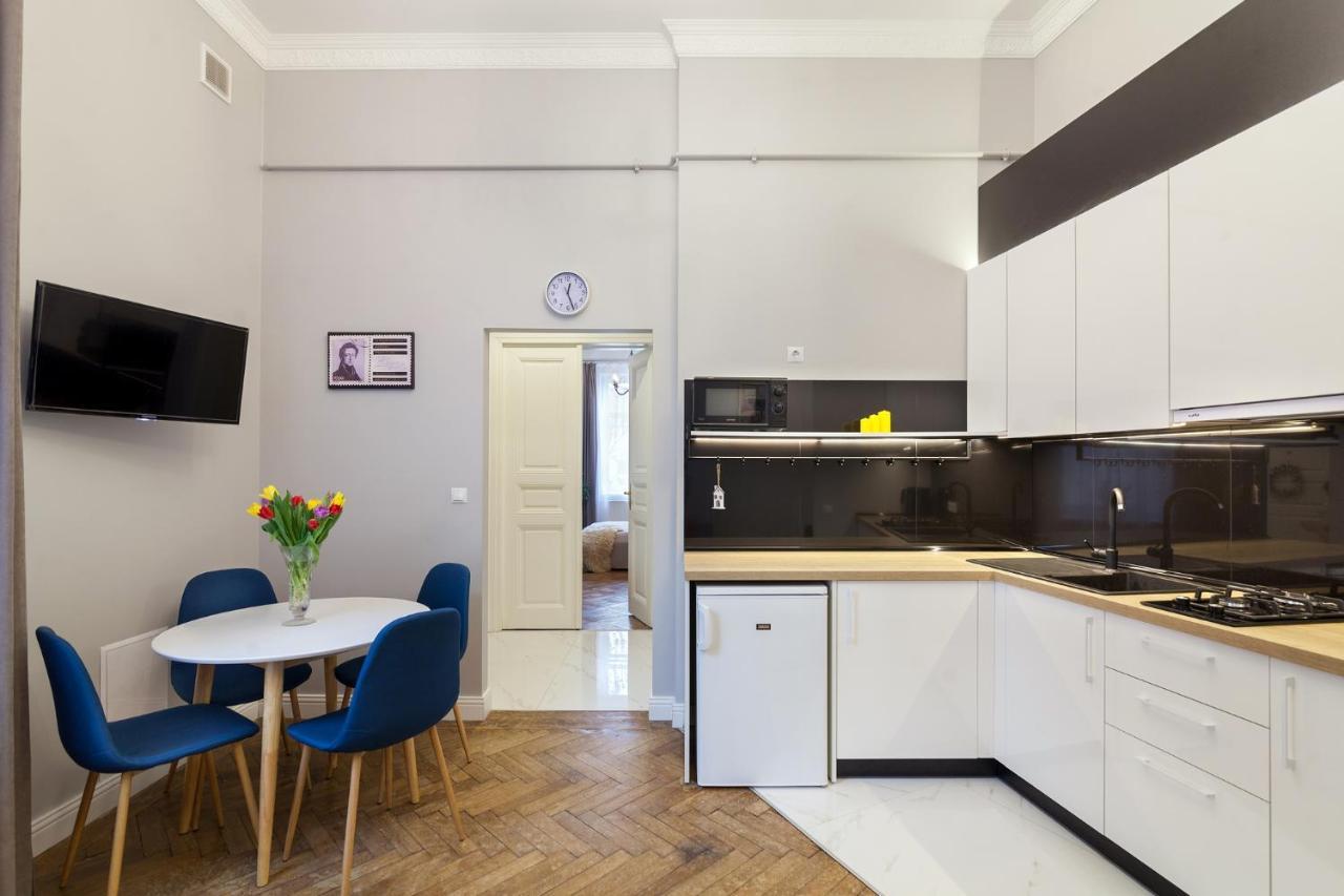 Chopin Apartment In The Center Of Lviv Eksteriør billede